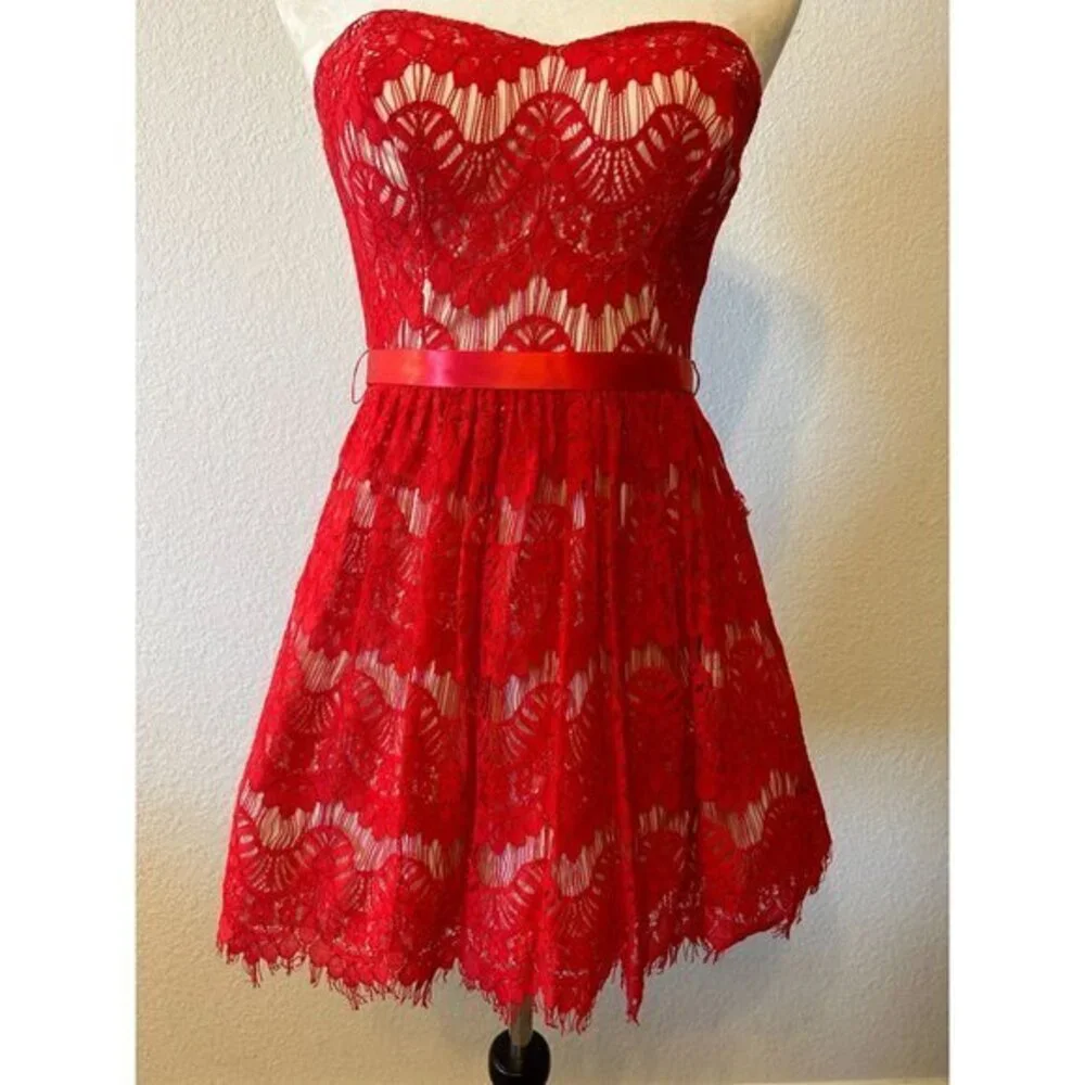 Juniors Red Lace Strapless Mini Dress‎ Lined Tulle  Size 9/10 Homecoming Party